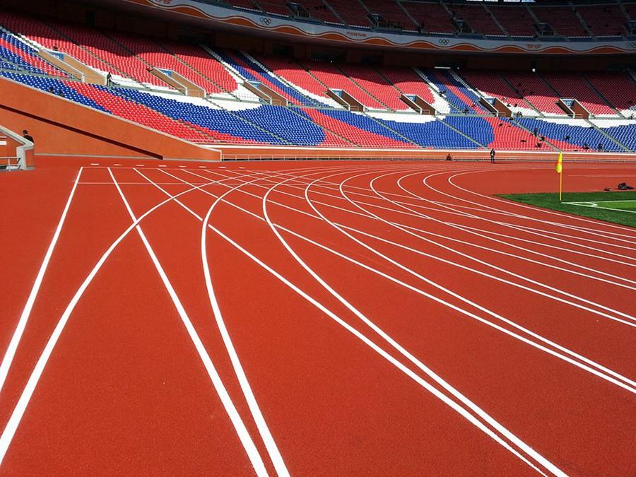 塑膠跑道出現刺鼻氣味是什么問題？